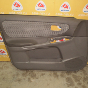 Обшивка двери Mazda Capella GF8P перед, лев Sedan