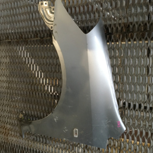 Крыло HONDA Stream RN1 L дефект