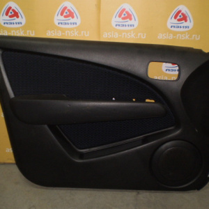 Обшивка двери Mitsubishi Airtrek CU2W перед, лев
