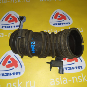 Гофра впускного коллектора TOYOTA 1ZZ Vista ZZV50 трещины 17881-22010