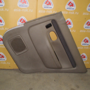 Обшивка двери Mazda Demio '1996-1999 DW3W зад, прав