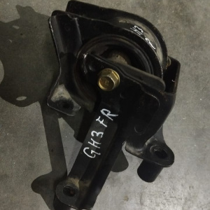 Подушка двигателя Honda D16A HR-V GH1/GH2/GH3 с кронштейном перед, прав 50805-S2H-992