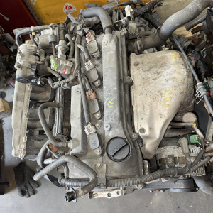 Двигатель Toyota 1AZ-FSE-5316810 форсунки зеленые( без компрессора) Voxy AZR60-0491756
