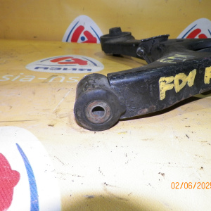 Рычаг Honda FD1/FD2/FD3 Civic перед, прав С креплением под датчик.