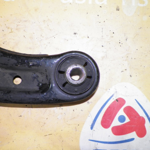 Рычаг Honda GB1 Mobilio перед, прав