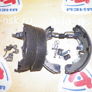 Колодки тормозные Toyota AT190/ST190/CT190/ST200/ST202/AT210/CT210/ST210/SV30/SV40 Барабанные тормоза в комплекте с пружинками. R RR=RL