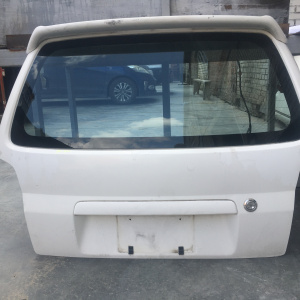 Дверь задняя Mazda Demio DW5W дефект