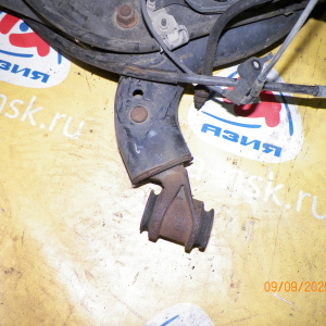 Балка Toyota SV50/AZV50 Vista/Vista Ardeo '1998-2000 в сборе с тросами ручника. R ABS DISK.