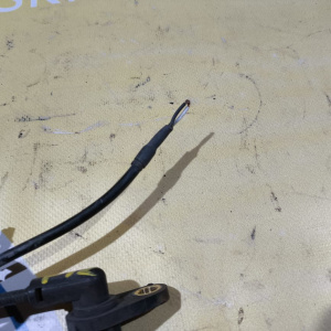 Датчик ABS Nissan Primera P12E/QP12/RP12/TNP12/TP12/WRP12/WTNP12/WTP12 перед, лев НЕТ ФИШКИ 47911-AW700 '2003-2005