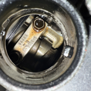 Двигатель Mazda LF-VE-11547703 шуп в головке пластик БЕЗ ГЕНЕРАТОРА Mazda3