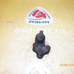 Шаровая Nissan W30/C23 Largo/Serena перед, прав н