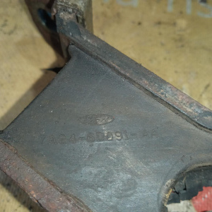 Подушка акпп Ford Cologne V6/XS Explorer 4 U251 '2007 4.0L 4WD 5R55 R 7A24-6D091-AA