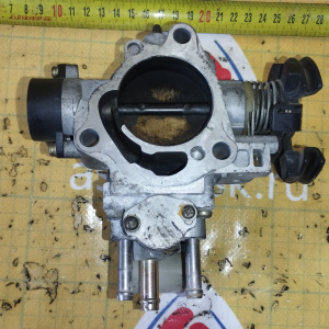 Заслонка дроссельная Toyota 3S-FE/4S-FE Ipsum ST190/SV40/ST200/ST210/SXM10/SXA10 22210-7A560 3 болта ( кат. ) ПРОБЕГ 52 т. км.
