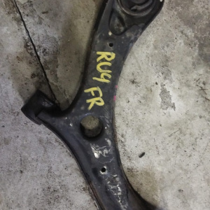 Рычаг Honda RU4 Vezel перед, прав н