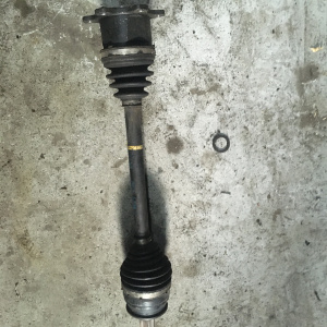 Привод Suzuki TD54W/TD94W Escudo/Grand Vitara R фланец на 6 болтов (дефект пыльника)