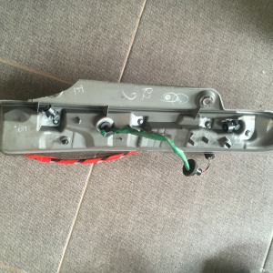 Стоп Toyota 44-70 L Isis ZGM11 дефект стекла,дефект корпуса