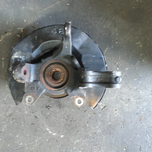 Ступица Honda RF3/RF4/RF5 Stepwgn перед, лев ABS голая