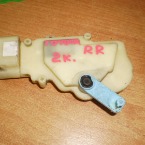 Замок двери Toyota Сервопривод (2 контакта) зад, прав