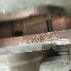 Суппорт Mitsubishi N84W Chariot Grandis перед, лев 6043