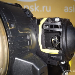 Блок подрулевых переключателей Volkswagen Passat B6/3C5 '2007 Универсал (дефект на корпусе) 3C9953513R