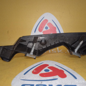 Крепление бампера Volkswagen Passat B6/3C2 '2007 Опорная деталь перед, лев 3C0807723