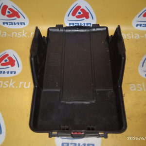 Крышка аккумулятора Volkswagen 1K0915443C Passat B6/3C2/3C5