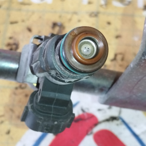 Форсунка Subaru EJ201 Forester SF5 стоимость за пару с рейкой цвет серый + клапан обратки R 17522-AA482 / A46-701 D17 + FBJC100 + A44-S26 R10 3324N