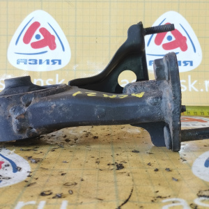 Подушка двигателя Toyota 2AZ/1AZ Ipsum ACM21/AZR60 зад. ДЕФЕКТ РВАНАЯ R 12371-28060/12371-28150