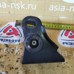 Крепление подушки ДВС Toyota 4S 3S Camry SV40 2WD a/t перед F ( W ) 12311-74030