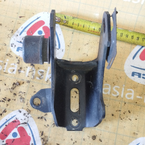 Крепление подушки двс Toyota 2AZ-FE Ipsum ACM21 2WD a/t перед F ( P ) 12311-28110