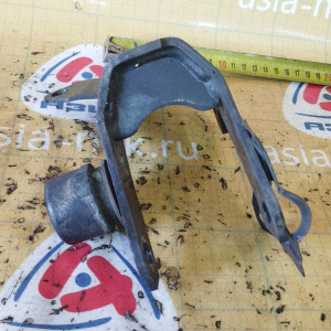 Крепление подушки двс Toyota 2AZ-FE Ipsum ACM21 2WD a/t перед F ( P ) 12311-28110