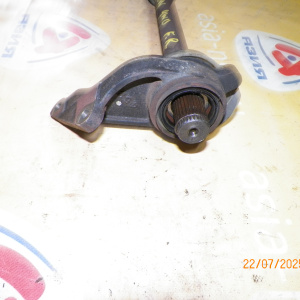 Привод Mazda LW3W MPV L3 перед, прав 4WD Вал промежуточный. Подвесной чугунный на два болта.