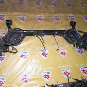 Балка NISSAN C26 Serena 2WD ABS DISK. В сборе с тросами ручника. R
