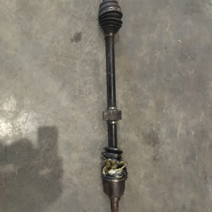 Привод Nissan B10/QG10/Y11 Almera Classic/Bluebird Sylphy/Wingroad QG16/QG18 перед, прав ABS АКПП дефект пыльника