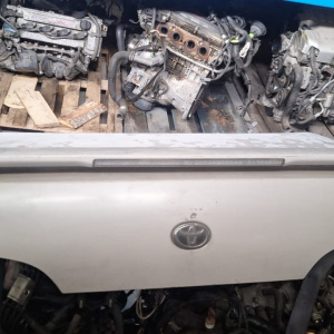 Крышка багажника Toyota Corona Exiv #T202 (спойлер) дефект