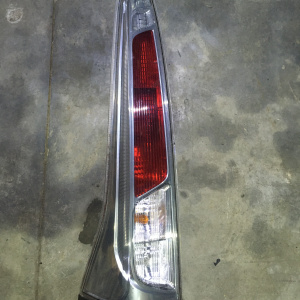 Стоп Nissan 220-23096 L Serena C26 дефект стекла