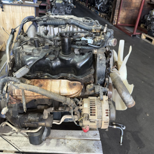 Двигатель Nissan VG33-438159 Terrano R50