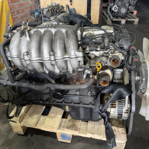 Двигатель NISSAN RB20-E-111553B БЕЗ КОНДЕРА LAUREL