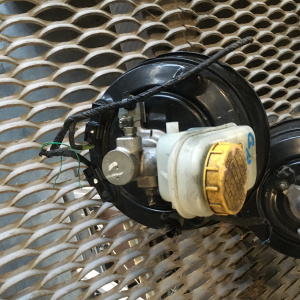 Главный тормозной цилиндр Subaru GPE Impreza XV FB20 +вакуумник RHD