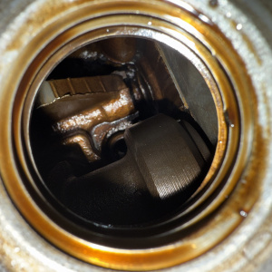 Двигатель Mazda FP-599434 2WD КАТУШКИ С БОКУ  без генератора Capella