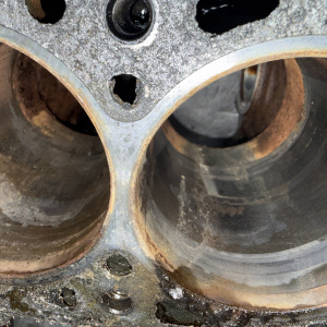 Двигатель Mitsubishi 4G15-TC9030 БЛОК БЕЗ ВСЕГО ,ЕСТЬ РЖАВЧИНА Libero КАРБЮРАТОРНЫЙ