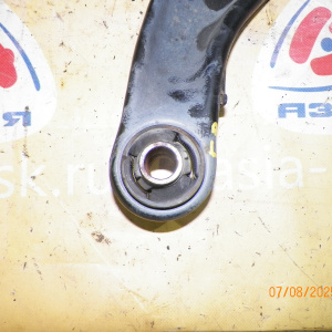 Рычаг Toyota NHP10 Aqua/Prius C перед, прав