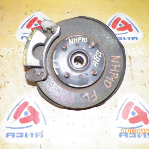 Ступица Toyota NHP10 Aqua перед, лев ABS. В сборе.