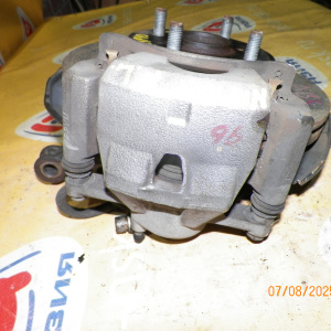 Ступица Toyota NHP10 Aqua перед, лев ABS. В сборе.