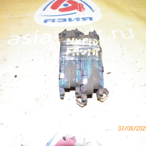 Колодки тормозные Toyota Aqua NHP10 F