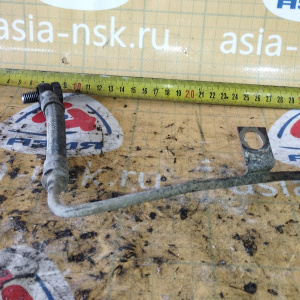 Шланг подачи масла в вакуумный насос Isuzu Elf 4JG2 с ввкуумника генератора на блок двс