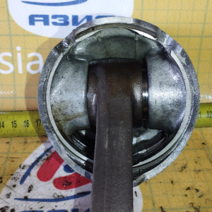 Поршень с шатуном Isuzu 4JG2 Elf диаметр 56/34мм. длина 123 мм. не турбо ПОРШЕНЬ С ДЕФЕКТОМ ПОДГОРЕЛ FM3359