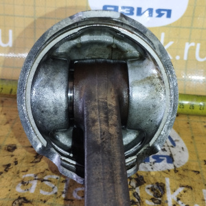 Поршень с шатуном Isuzu 4JG2 Elf диаметр 56/34мм. длина 123 мм. не турбо ПОРШЕНЬ С ДЕФЕКТОМ ПОДГОРЕЛ FM3359