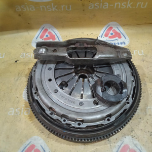 Маховик Audi AGU A3 8L1 '1999 МКПП 1.8T 5MT с корзиной 06A105264K