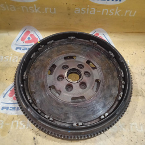 Маховик Audi AGU A3 8L1 '1999 МКПП 1.8T 5MT с корзиной 06A105264K